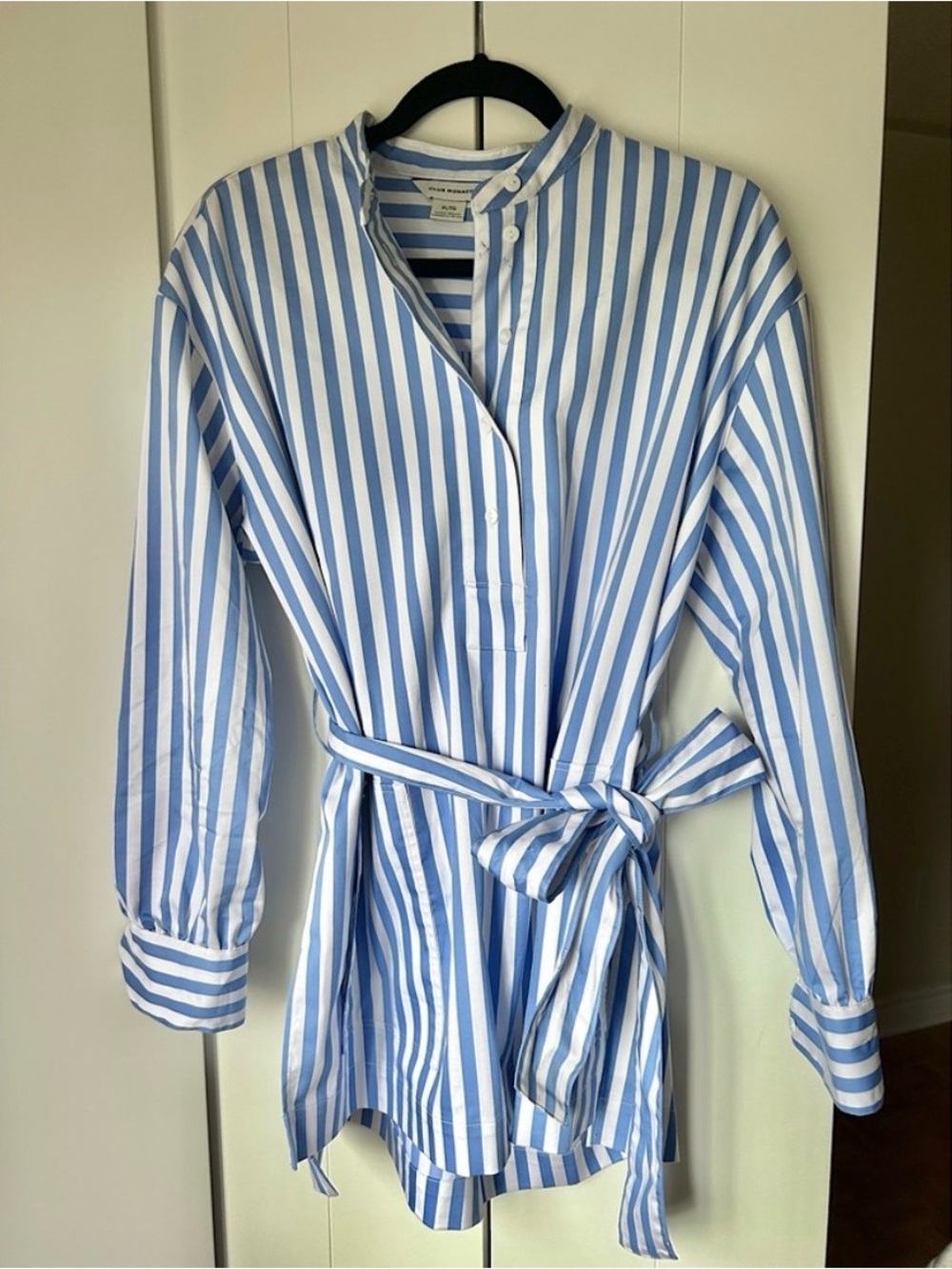 Club Monaco Light Blue and White Striped Shirt - Picture 4 of 6